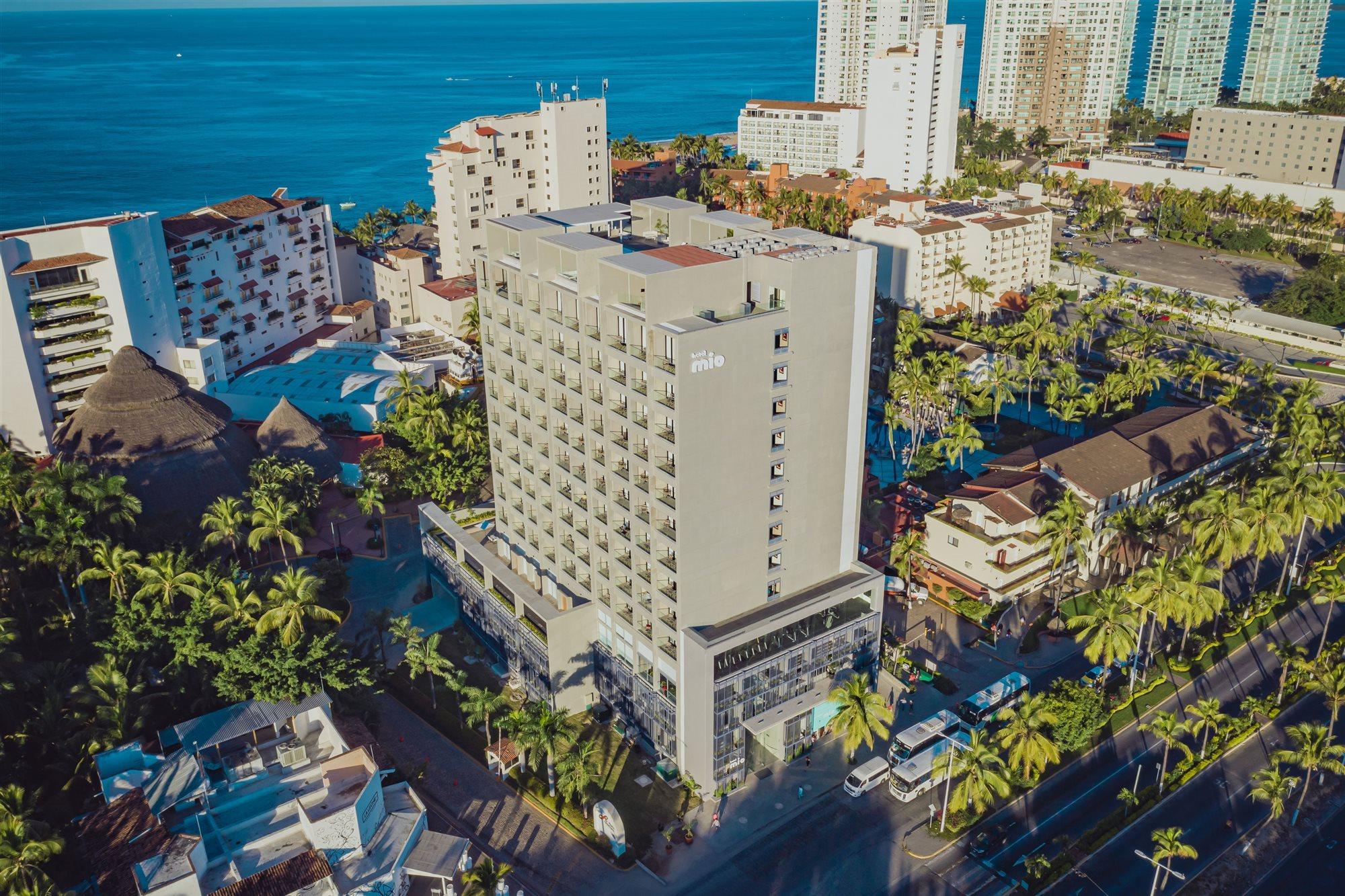 Hotel Mio Vallarta Unique & Different- Adults Only Puerto Vallarta Exterior foto Aerial view of the hotel