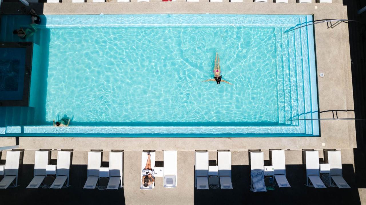 Hotel Mio Vallarta Unique & Different- Adults Only Puerto Vallarta Exterior foto The rooftop pool at the Standard East Village